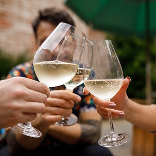 Who Like Moscato Wine - Cellars Wine Club